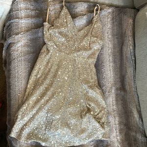 Lulus sparkle champagne colored dress. Worn once. Size medium. Excellent conditi